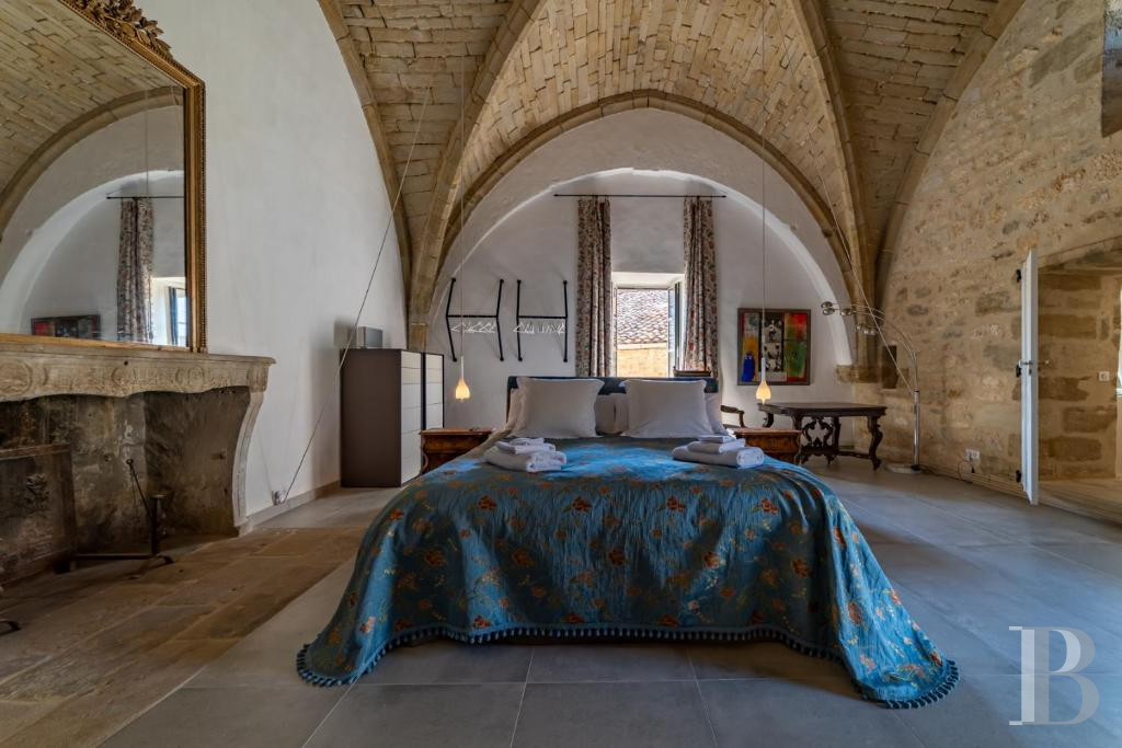 A village château dating back to the 12th century between Nîmes and Uzès in the Gard - photo  n°25