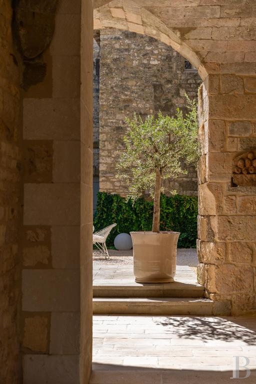 A village château dating back to the 12th century between Nîmes and Uzès in the Gard - photo  n°31