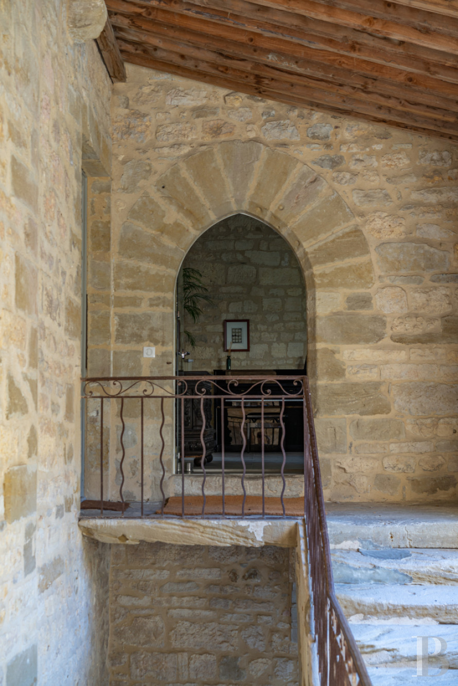 A village château dating back to the 12th century between Nîmes and Uzès in the Gard - photo  n°27