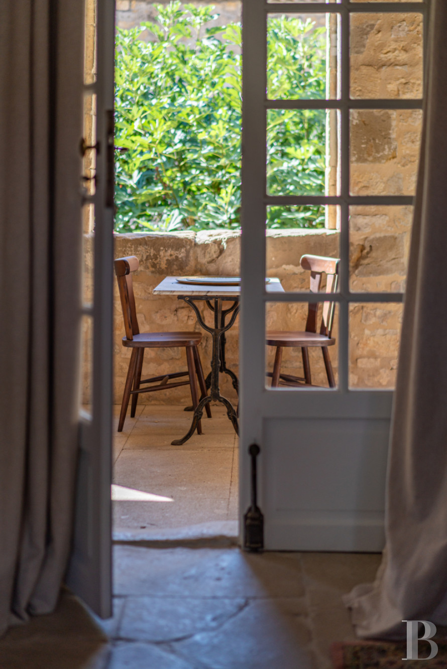 A village château dating back to the 12th century between Nîmes and Uzès in the Gard - photo  n°12