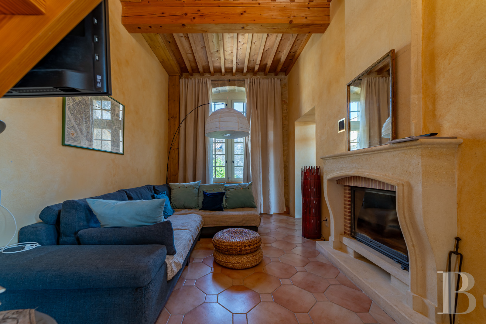 A village château dating back to the 12th century between Nîmes and Uzès in the Gard - photo  n°19