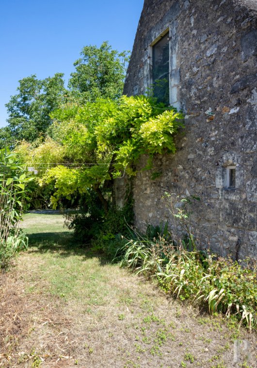 An almost entirely preserved former 12th-century priory in Azay-sur-Cher, near Tours - photo  n°16