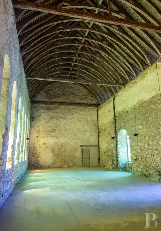 An almost entirely preserved former 12th-century priory in Azay-sur-Cher, near Tours - photo  n°32