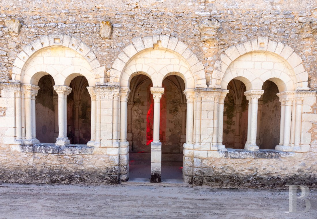 An almost entirely preserved former 12th-century priory in Azay-sur-Cher, near Tours - photo  n°26