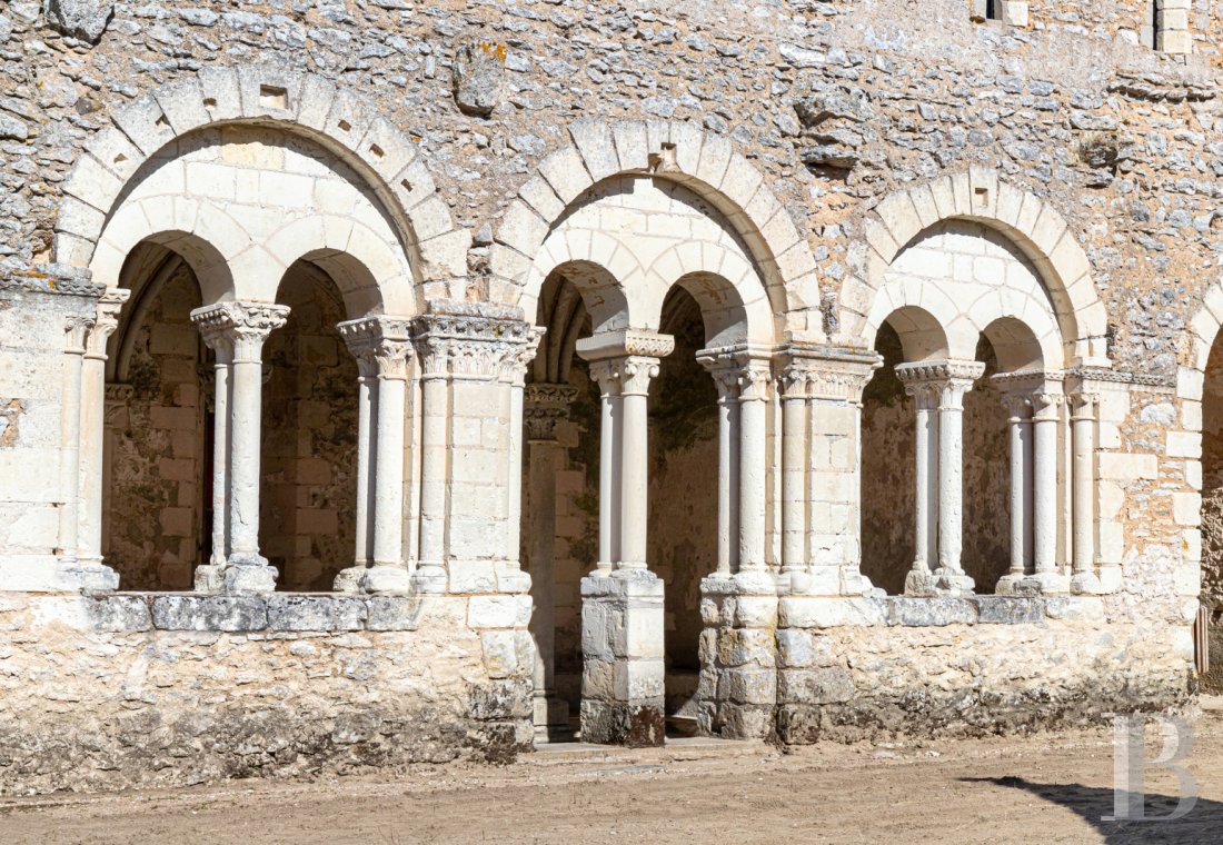 An almost entirely preserved former 12th-century priory in Azay-sur-Cher, near Tours - photo  n°17