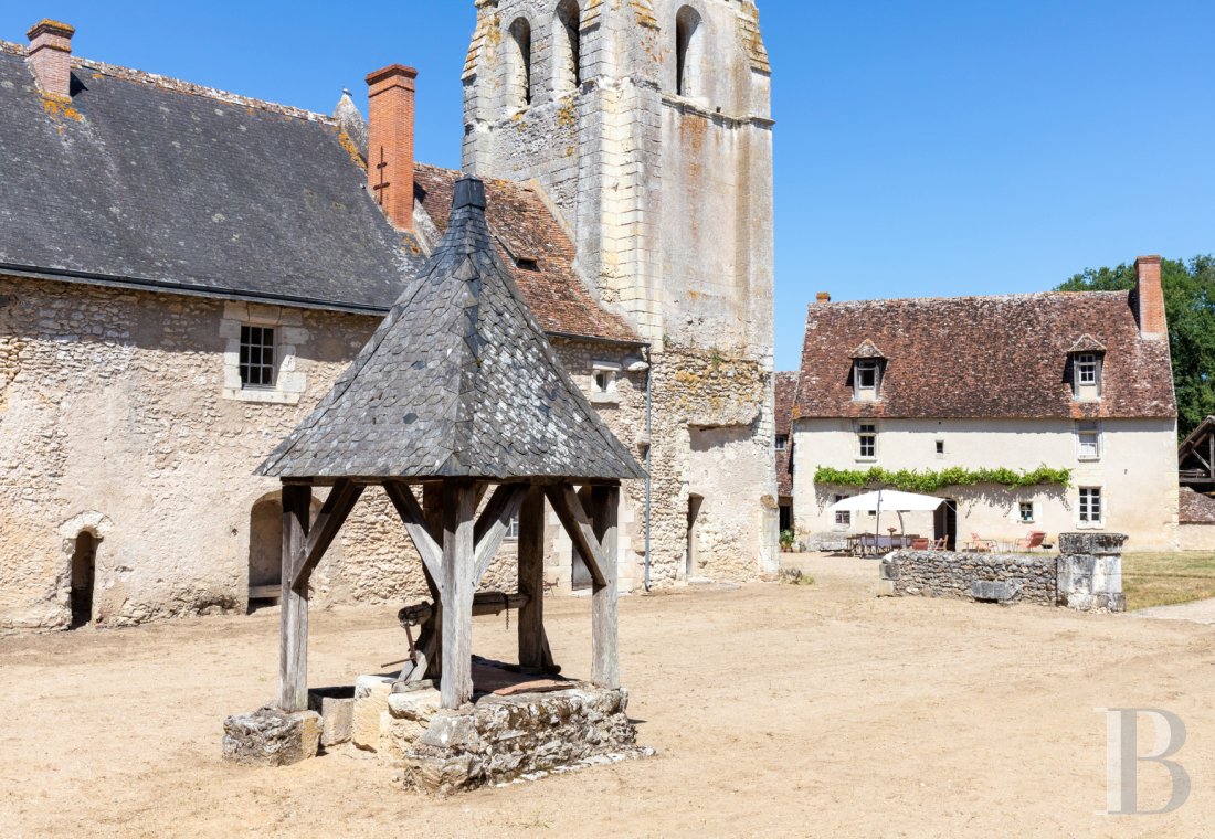 An almost entirely preserved former 12th-century priory in Azay-sur-Cher, near Tours - photo  n°9