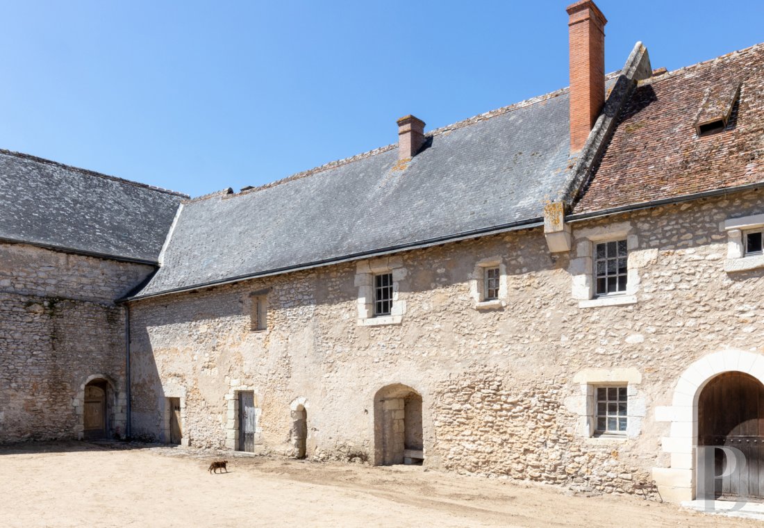 An almost entirely preserved former 12th-century priory in Azay-sur-Cher, near Tours - photo  n°12