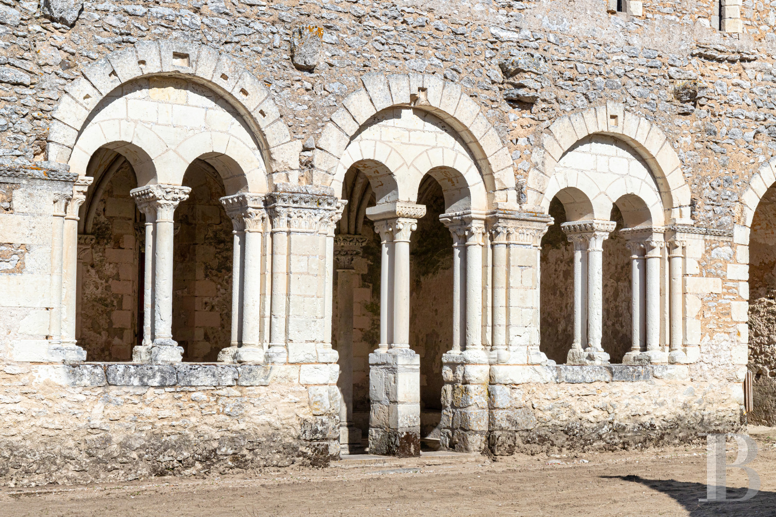 An almost entirely preserved former 12th-century priory in Azay-sur-Cher, near Tours - photo  n°17