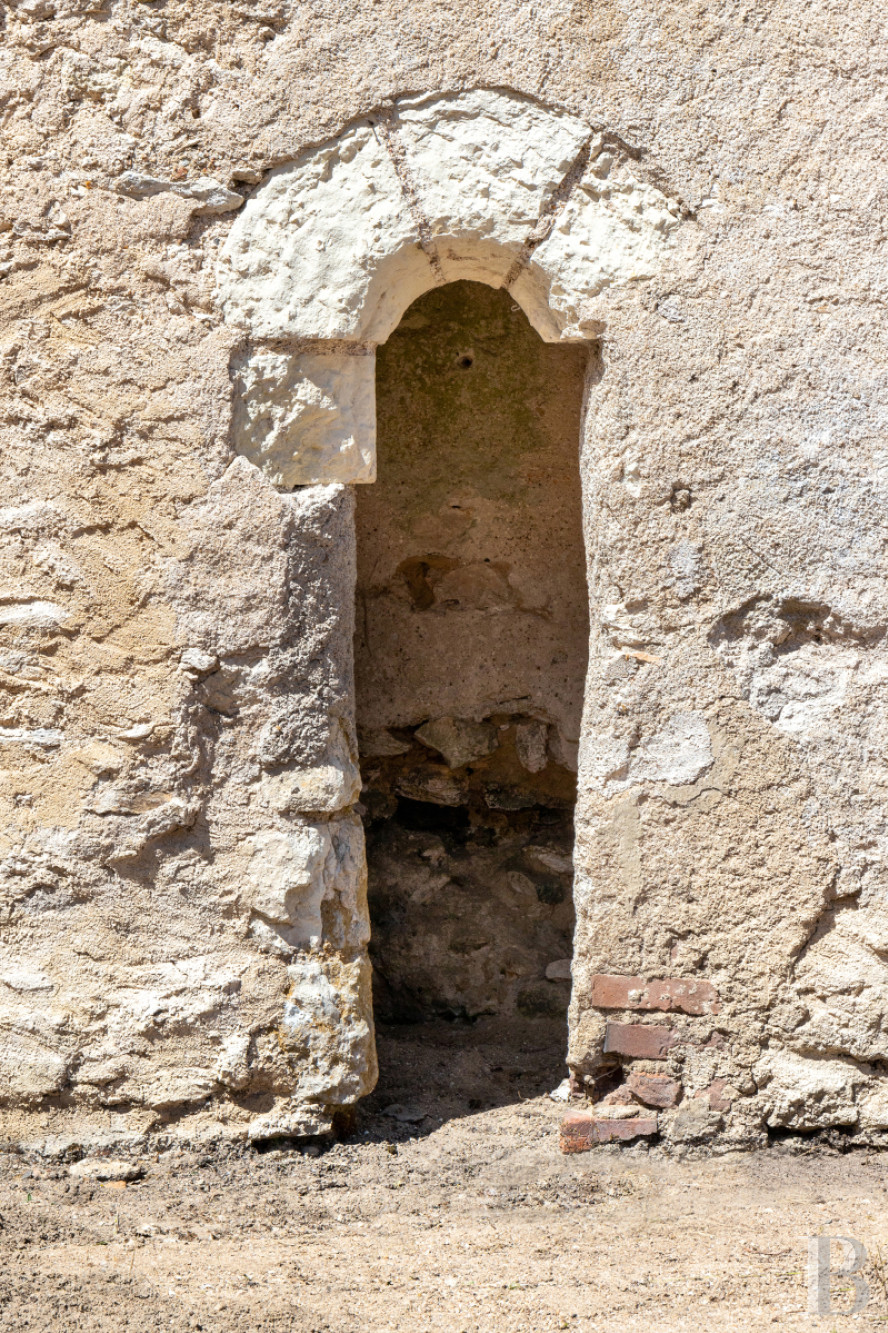 An almost entirely preserved former 12th-century priory in Azay-sur-Cher, near Tours - photo  n°11