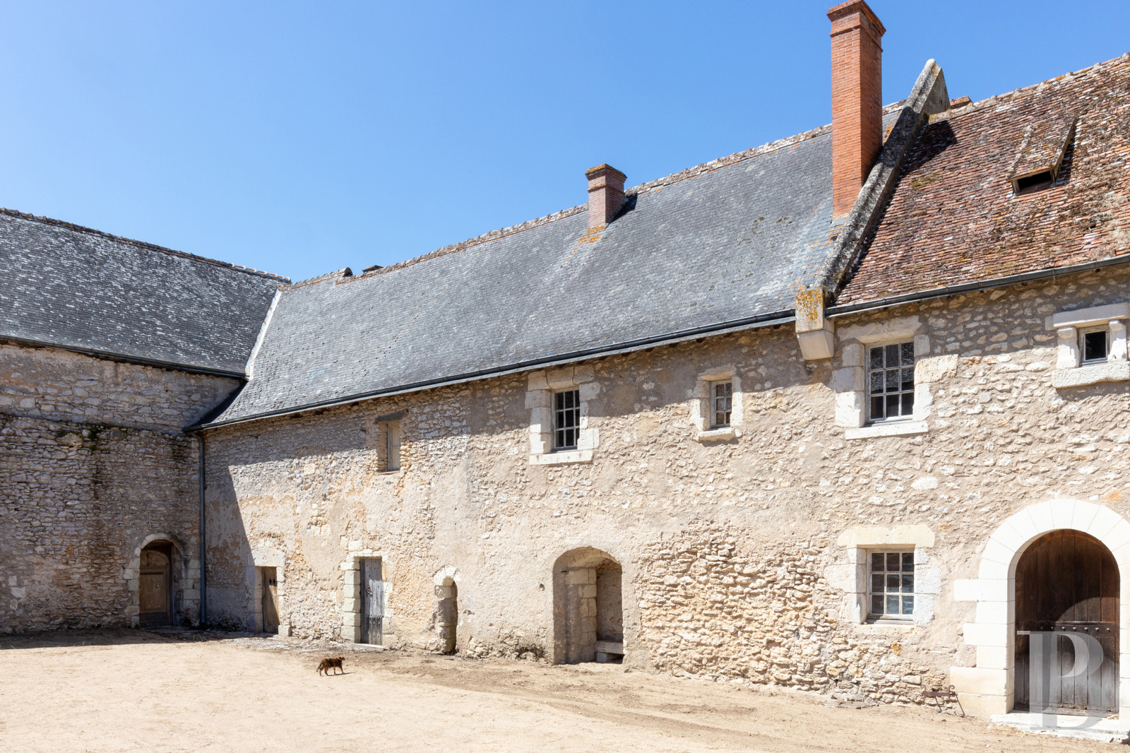 An almost entirely preserved former 12th-century priory in Azay-sur-Cher, near Tours - photo  n°12