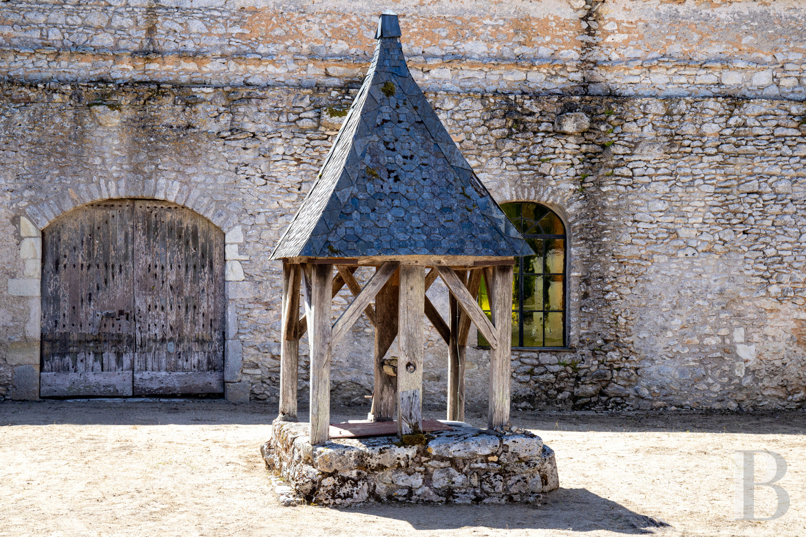 An almost entirely preserved former 12th-century priory in Azay-sur-Cher, near Tours - photo  n°13