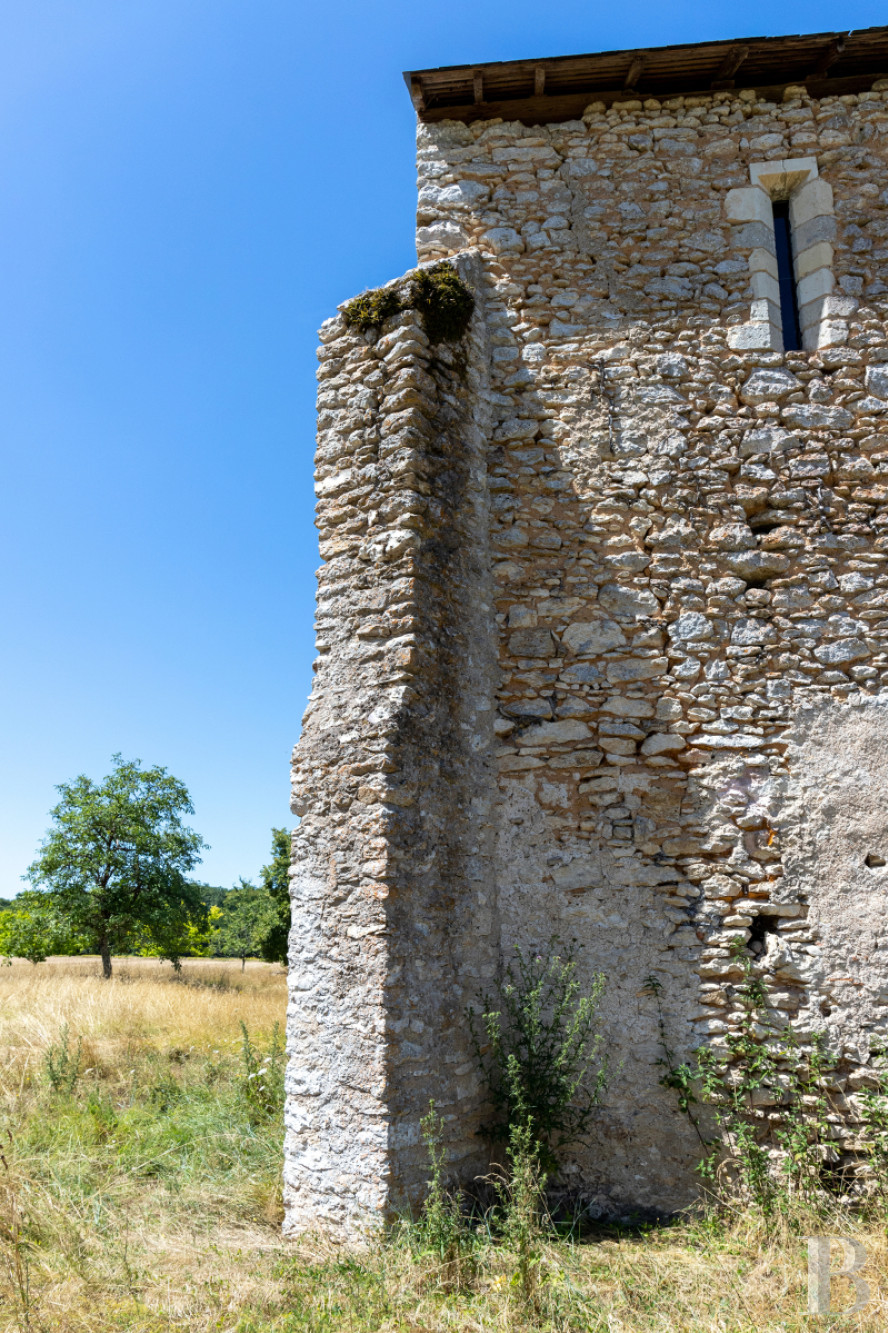 An almost entirely preserved former 12th-century priory in Azay-sur-Cher, near Tours - photo  n°2