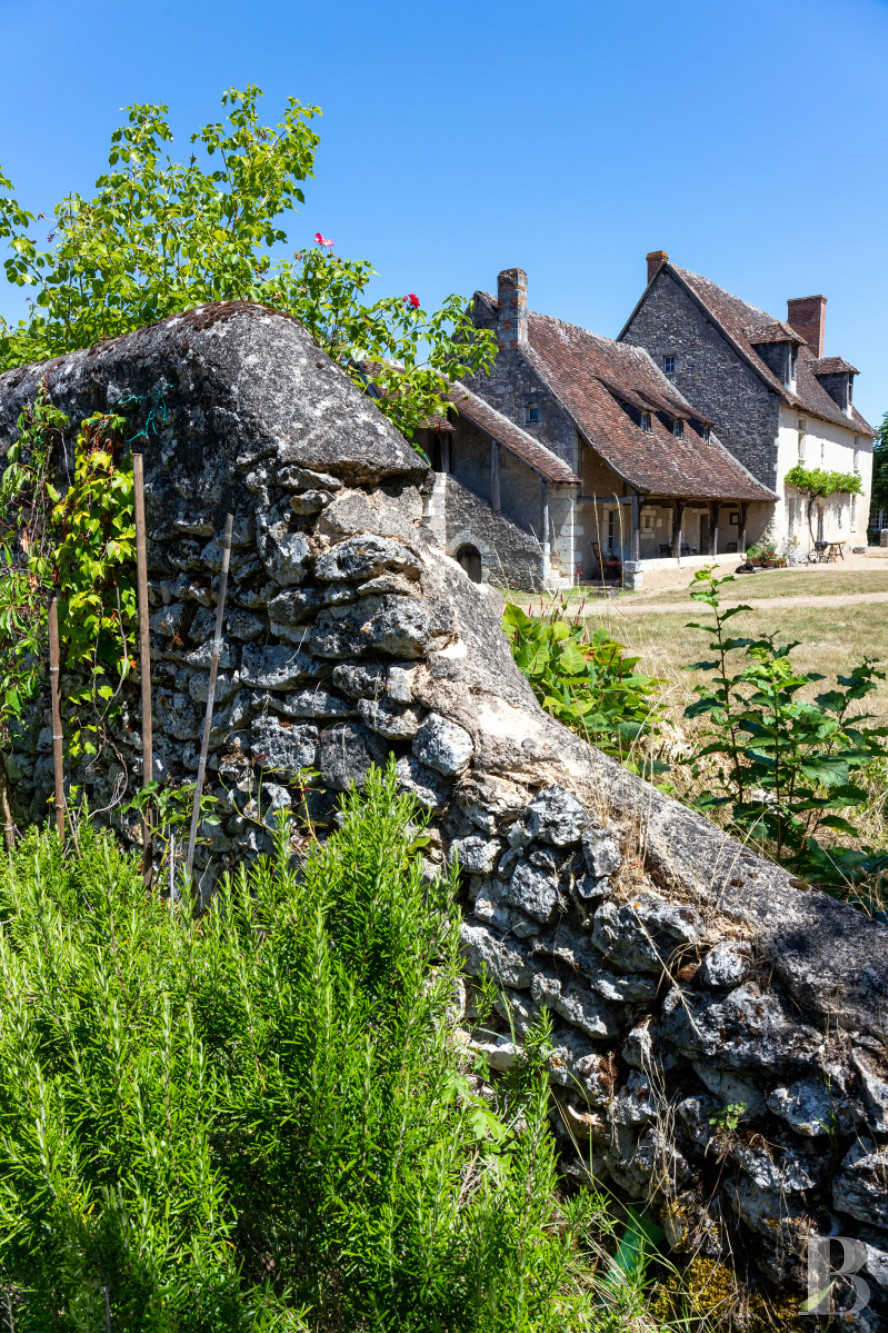 An almost entirely preserved former 12th-century priory in Azay-sur-Cher, near Tours - photo  n°7