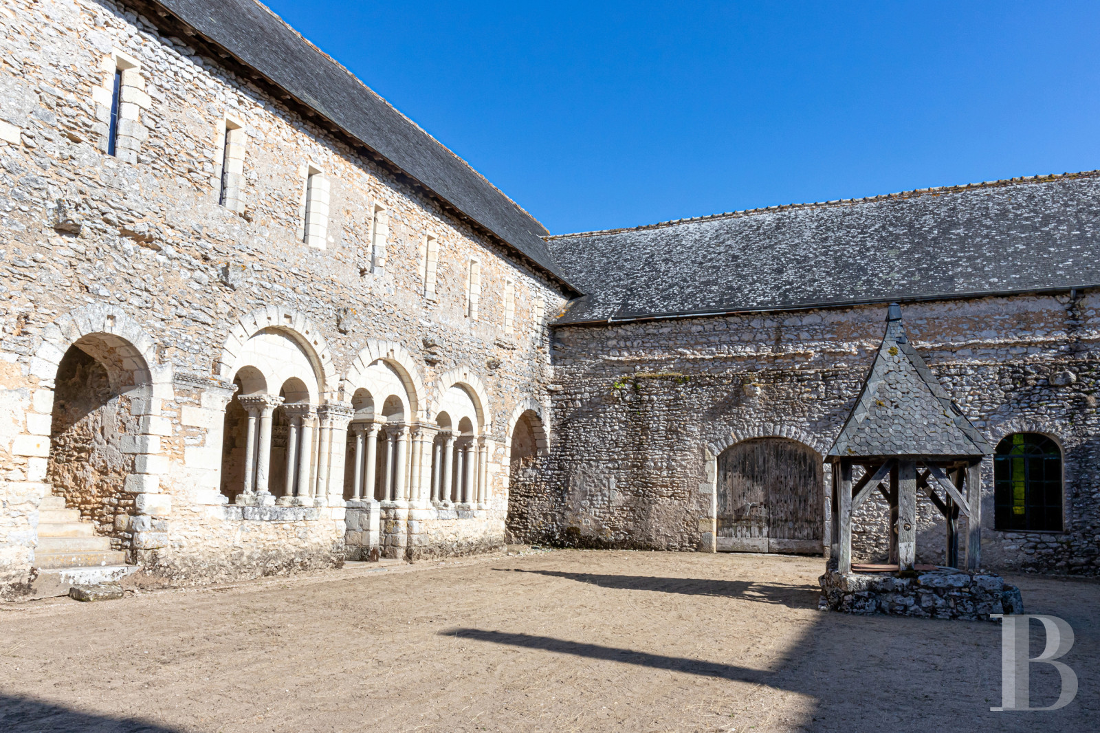 An almost entirely preserved former 12th-century priory in Azay-sur-Cher, near Tours - photo  n°14