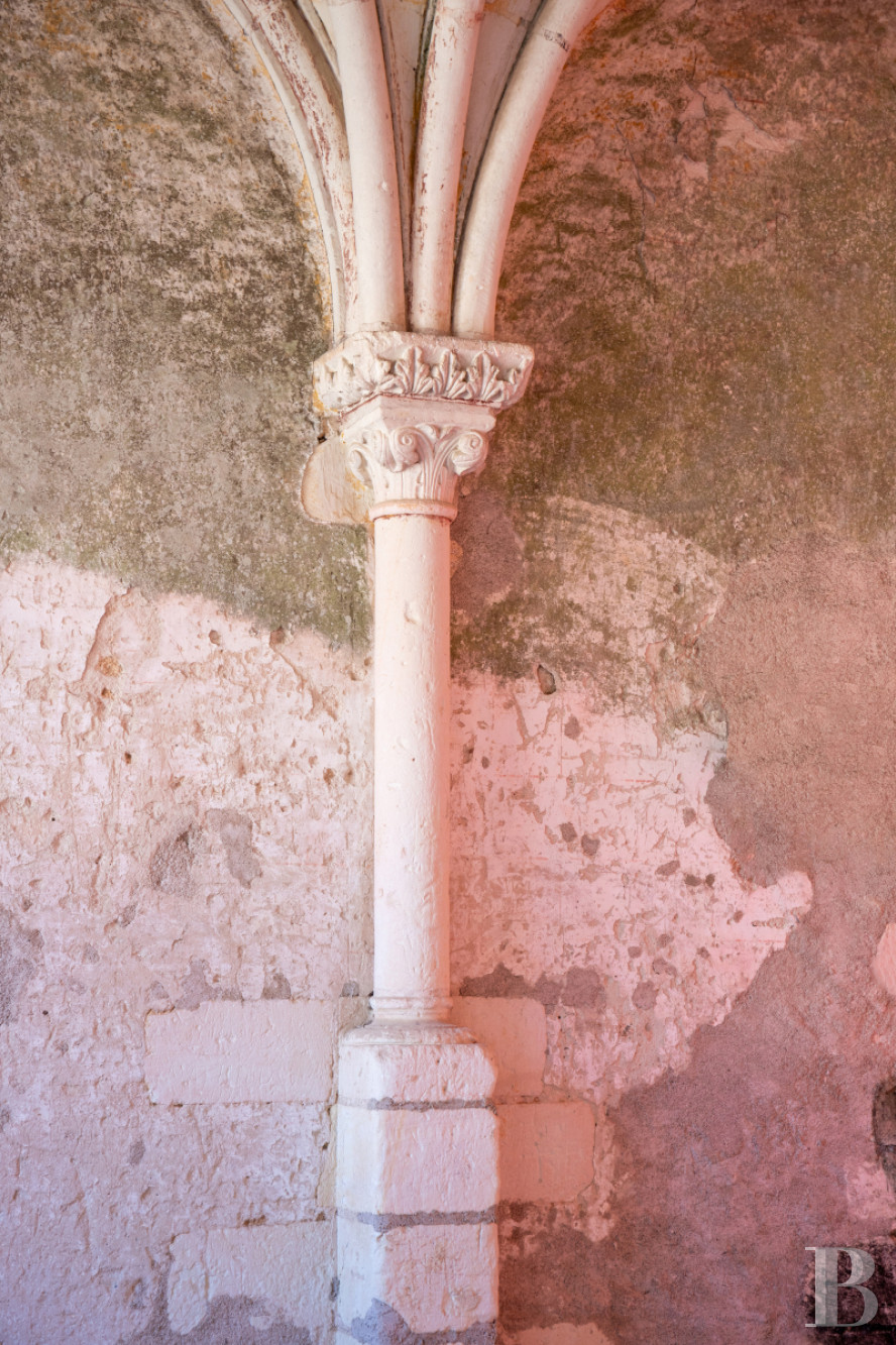 An almost entirely preserved former 12th-century priory in Azay-sur-Cher, near Tours - photo  n°24