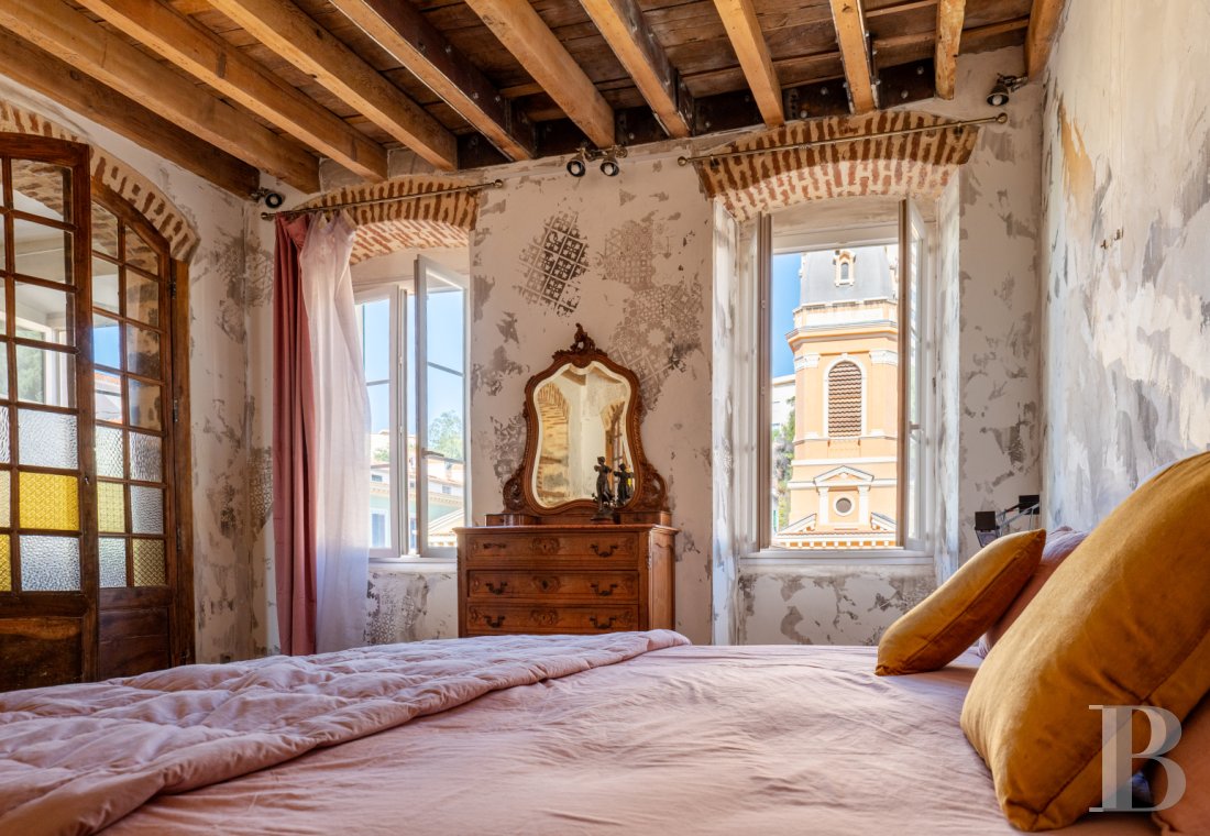 A bright flat with a wide view of the gulf in the historic centre of Ajaccio, in Corsica - photo  n°7