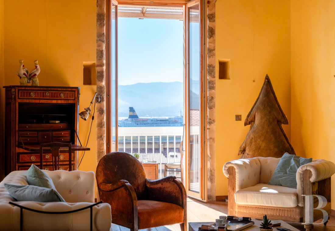 A bright flat with a wide view of the gulf in the historic centre of Ajaccio, in Corsica - photo  n°4
