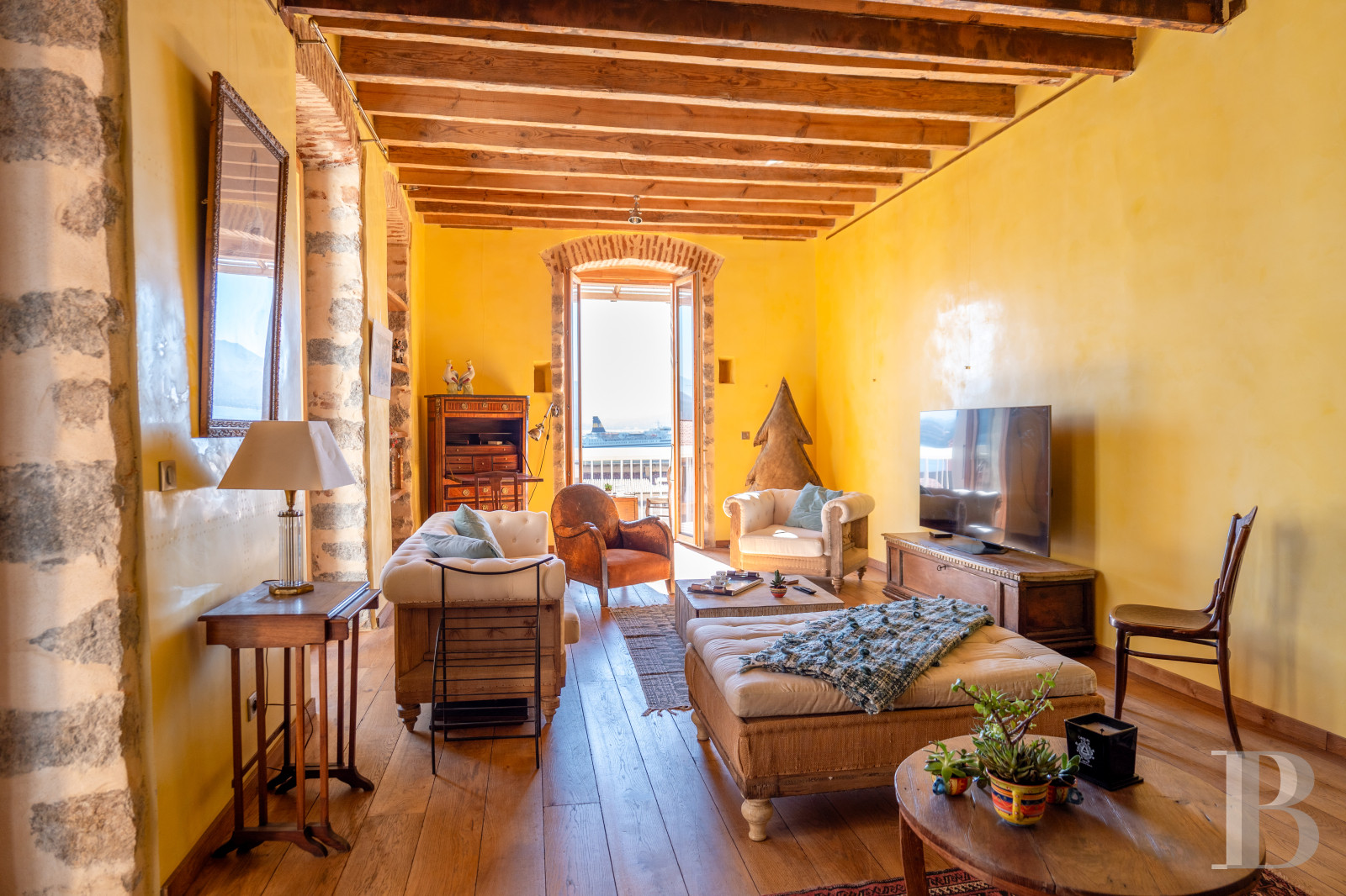 En Corse, dans le centre historique d’Ajaccio, un appartement lumineux avec une large vue sur le golfe - photo  n°2