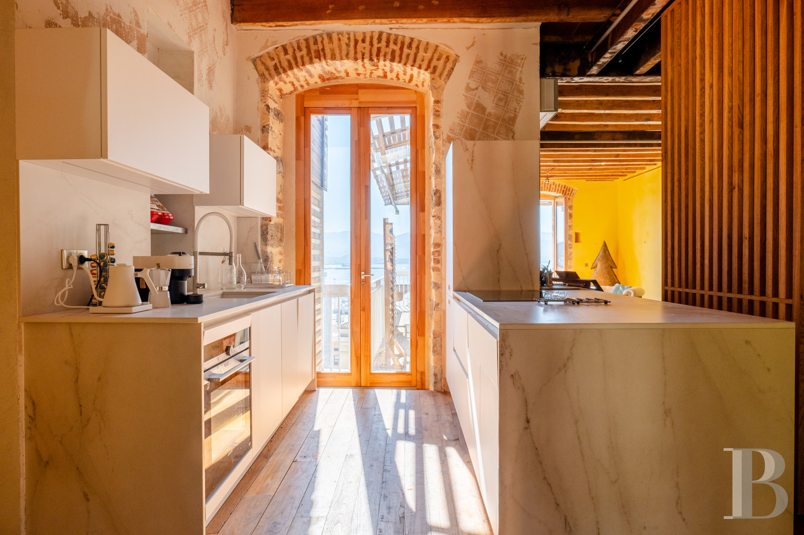 En Corse, dans le centre historique d’Ajaccio, un appartement lumineux avec une large vue sur le golfe - photo  n°5