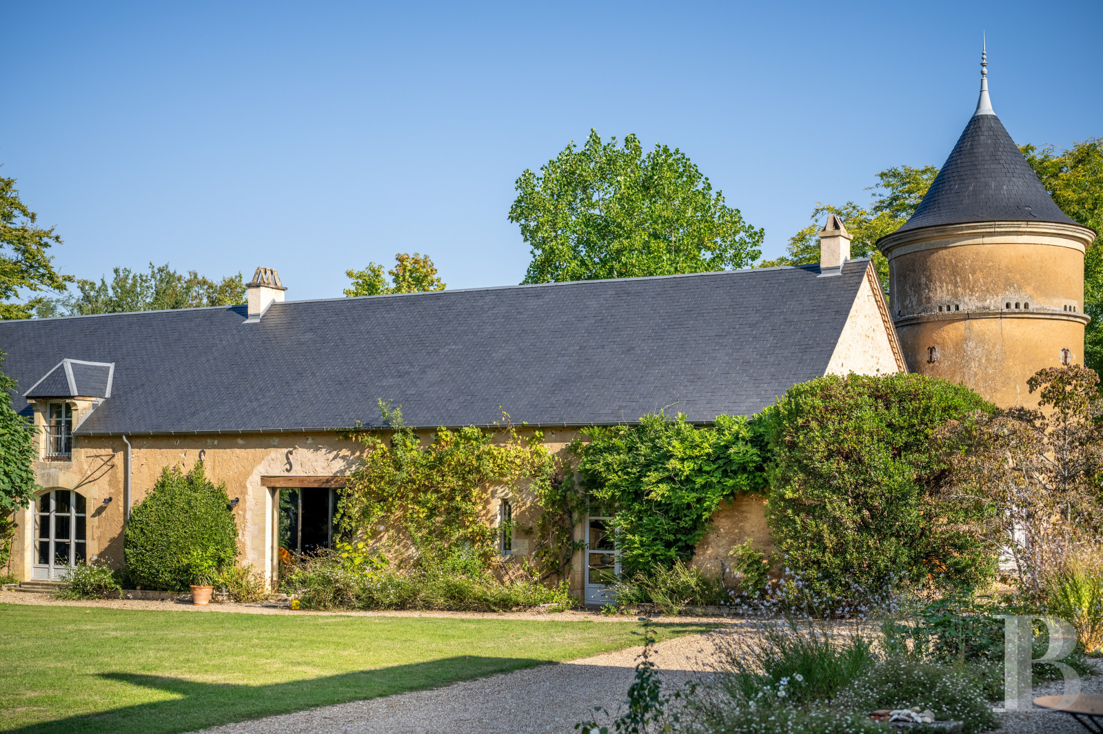 A completely renovated 19th-century country house and its farm south of Périgueux, in the Périgord Noir region  - photo  n°2