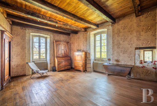 character properties France midi pyrenees   - 8