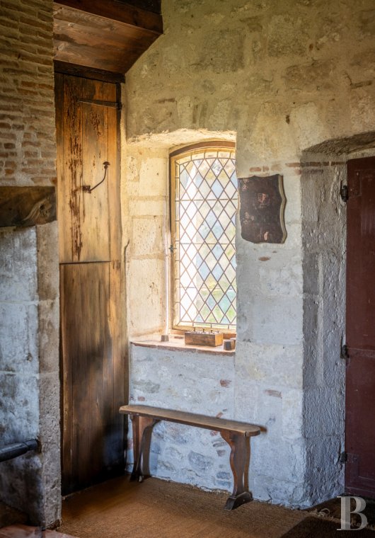 character properties France midi pyrenees   - 4