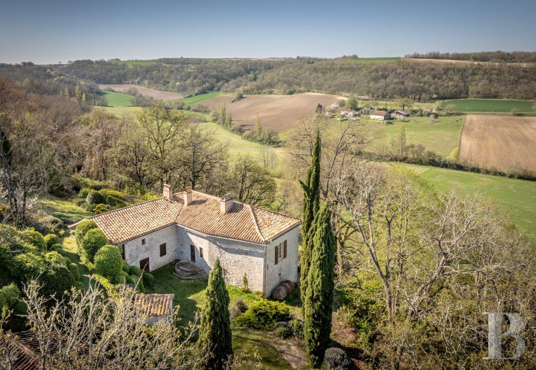 character properties France midi pyrenees   - 1