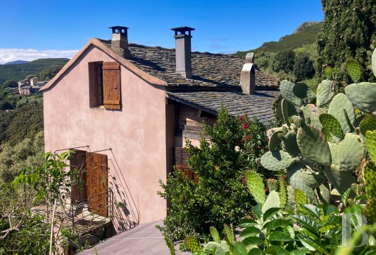 corse - À 1 h de Bastia, au cœur du cap Corse, une ancienne bergerie rénovée en maison familiale avec vue sur mer