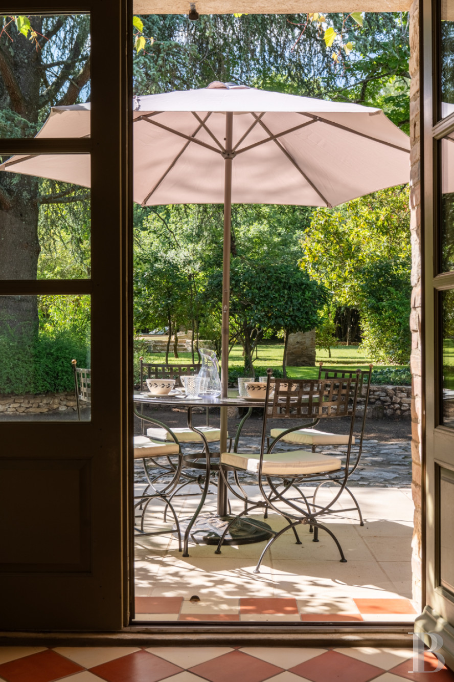 À Sabran, dans le Gard, un mas de la fin du 18e siècle entre vignes et sous-bois - photo  n°14