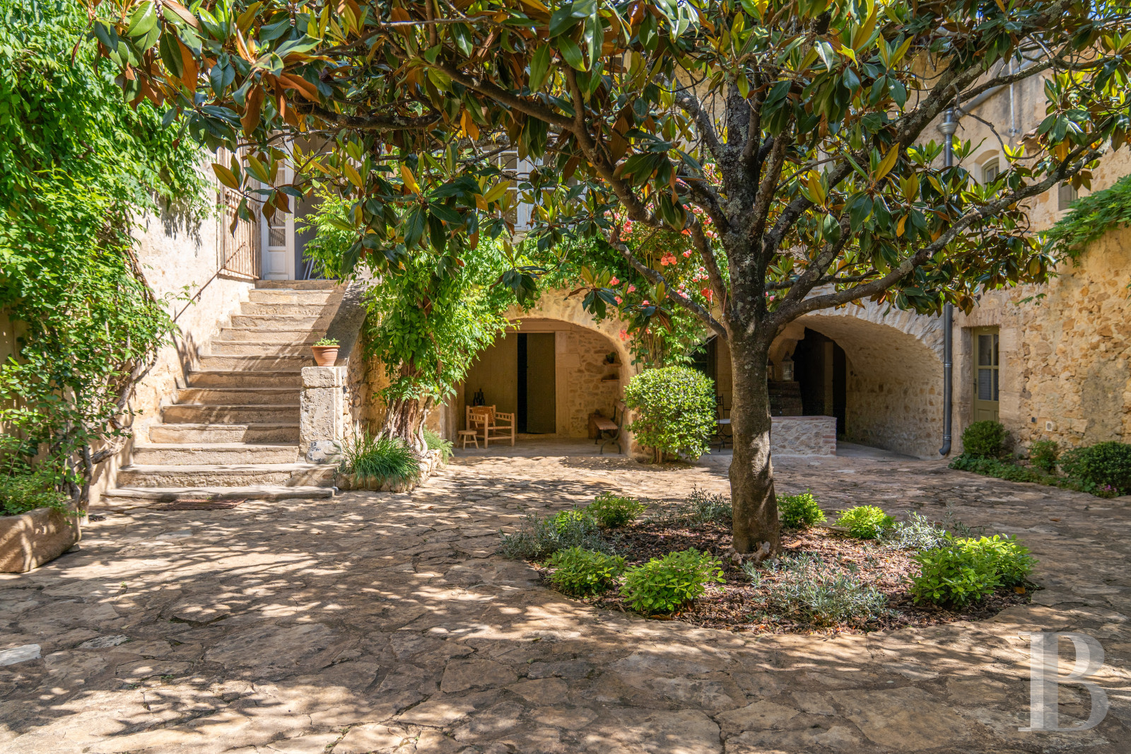 À Sabran, dans le Gard, un mas de la fin du 18e siècle entre vignes et sous-bois - photo  n°5