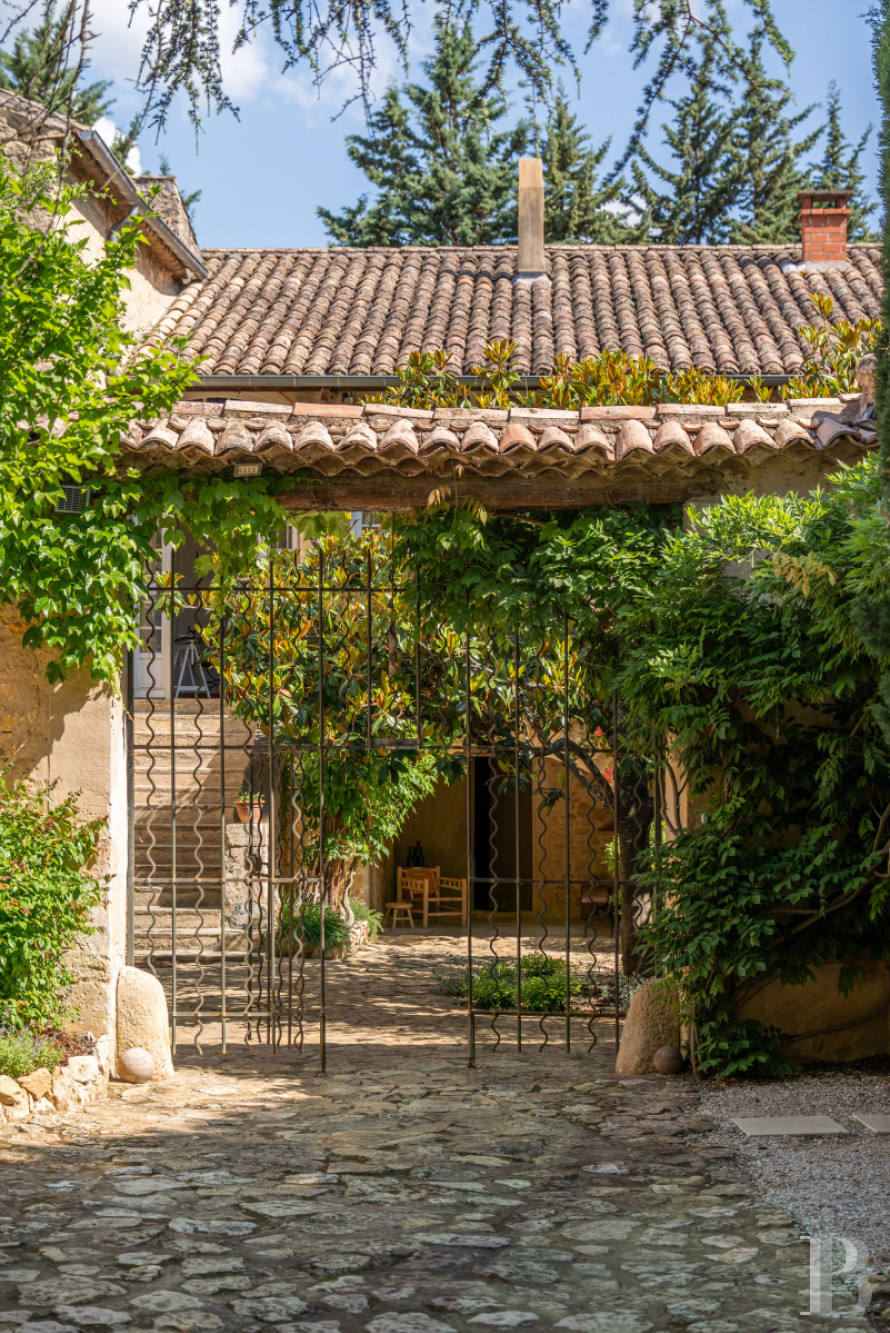 À Sabran, dans le Gard, un mas de la fin du 18e siècle entre vignes et sous-bois - photo  n°45
