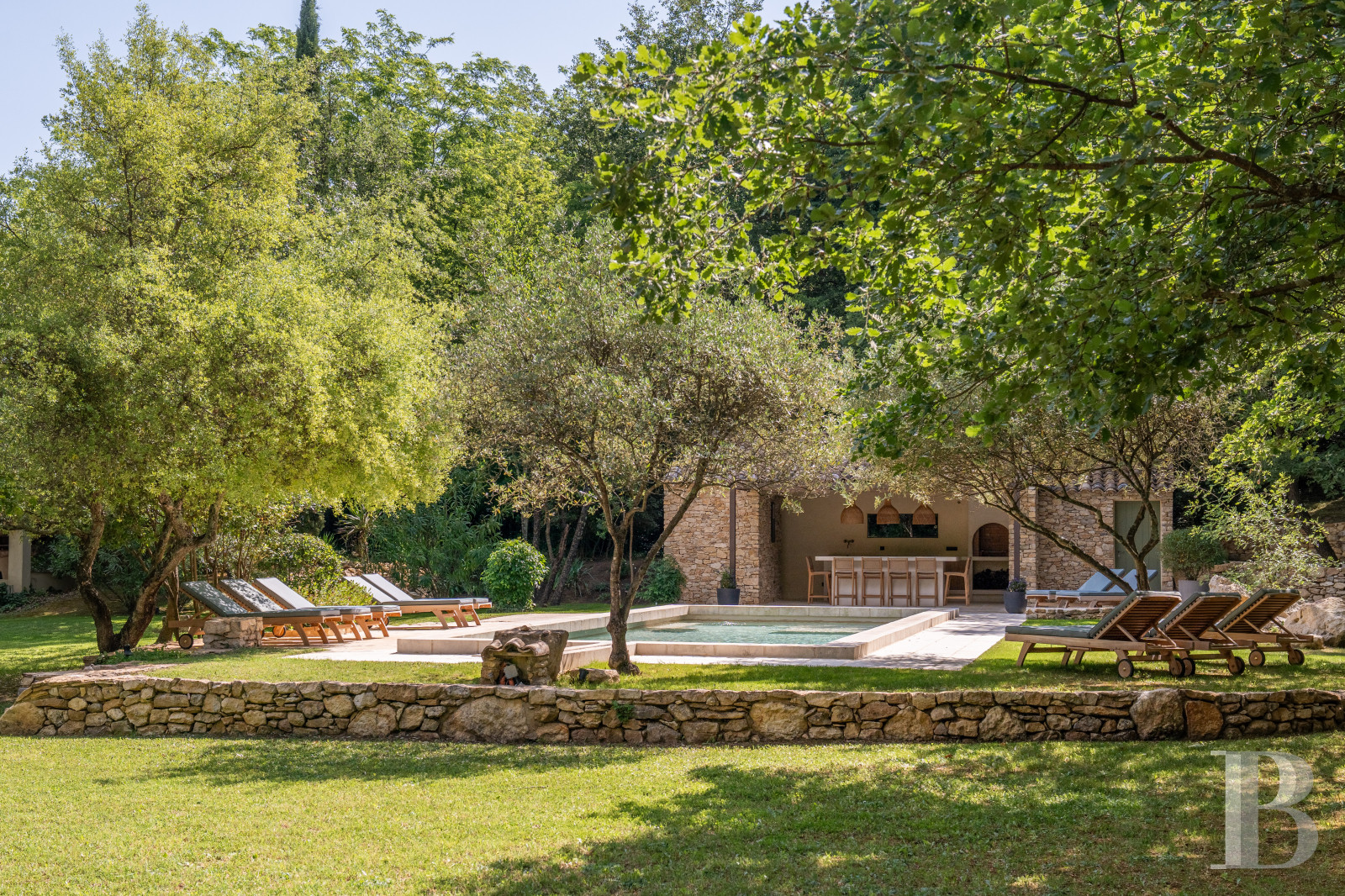 À Sabran, dans le Gard, un mas de la fin du 18e siècle entre vignes et sous-bois - photo  n°4
