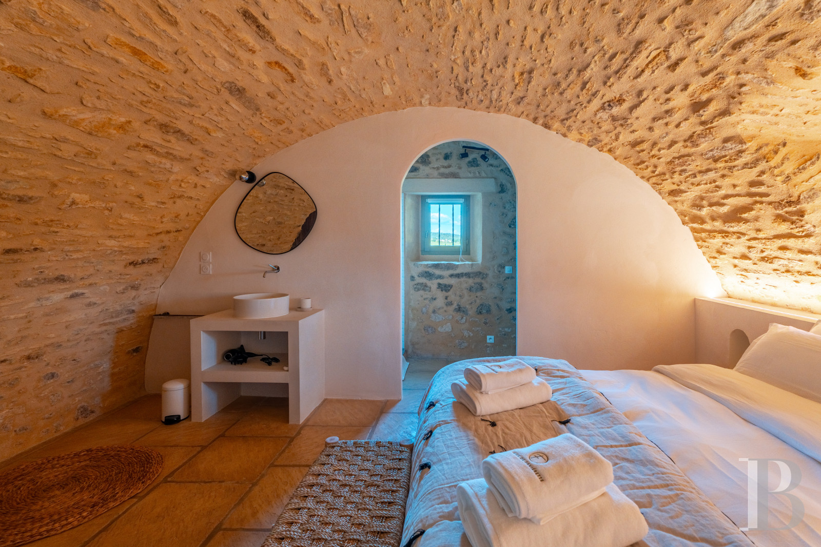 À Sabran, dans le Gard, un mas de la fin du 18e siècle entre vignes et sous-bois - photo  n°17