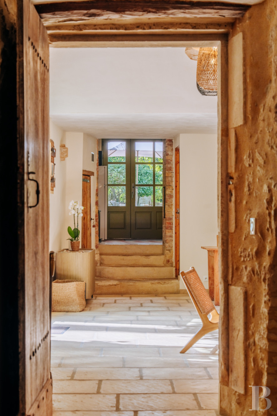 À Sabran, dans le Gard, un mas de la fin du 18e siècle entre vignes et sous-bois - photo  n°23