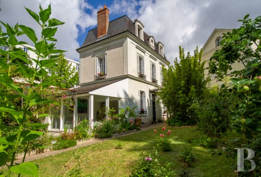 center-val-de-loire - A 19th century townhouse with a 600 m² garden on the edge of Tours, near to the Pont Napoleon and Pont Wilson bridges