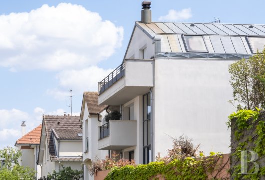 paris - A peaceful architect-designed house with four bedrooms, a small courtyard,  two balconies and an independent studio located near the Fort d’Issy in Issy-les-Moulineaux