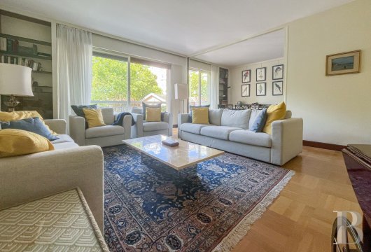 paris - À Paris 16e, dans le quartier d'Auteuil, au calme et ouvert sur la verdure, un appartement de 96 m² avec balcon