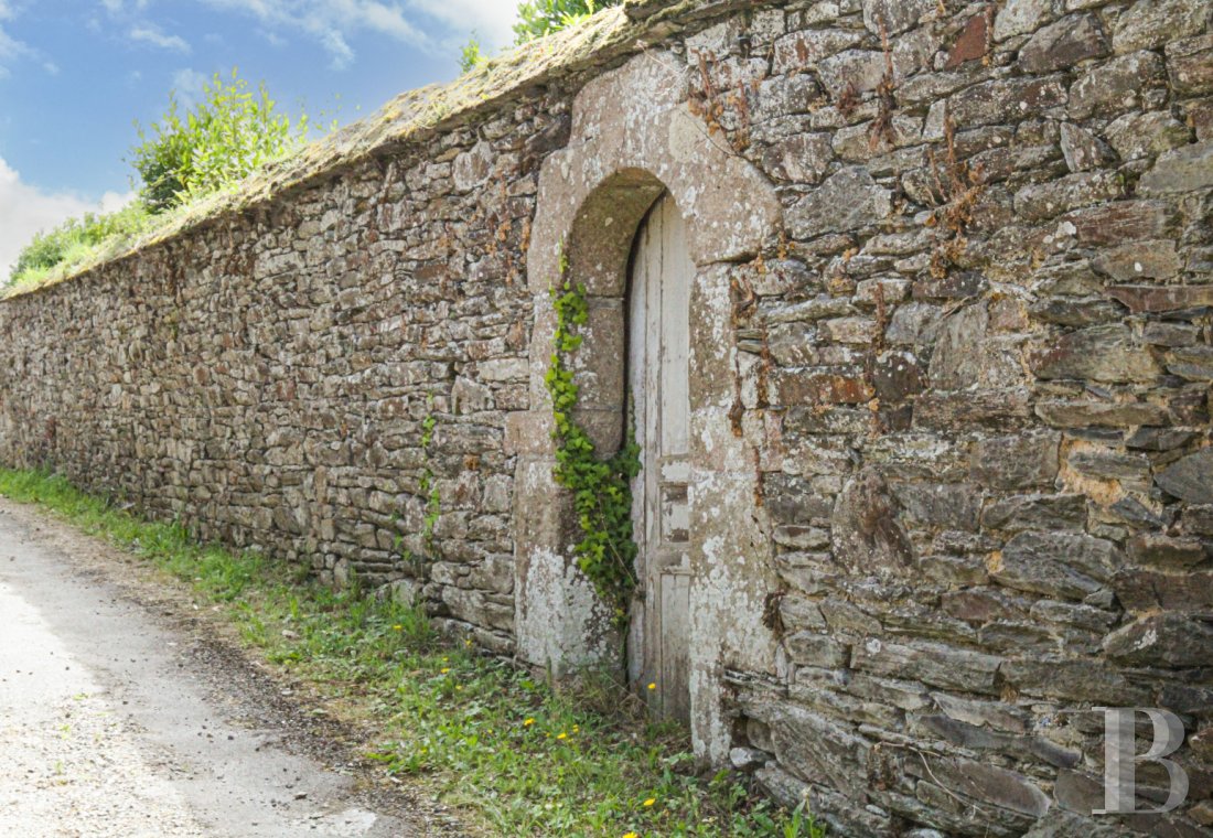 character properties France brittany   - 13