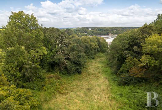 character properties France brittany   - 23