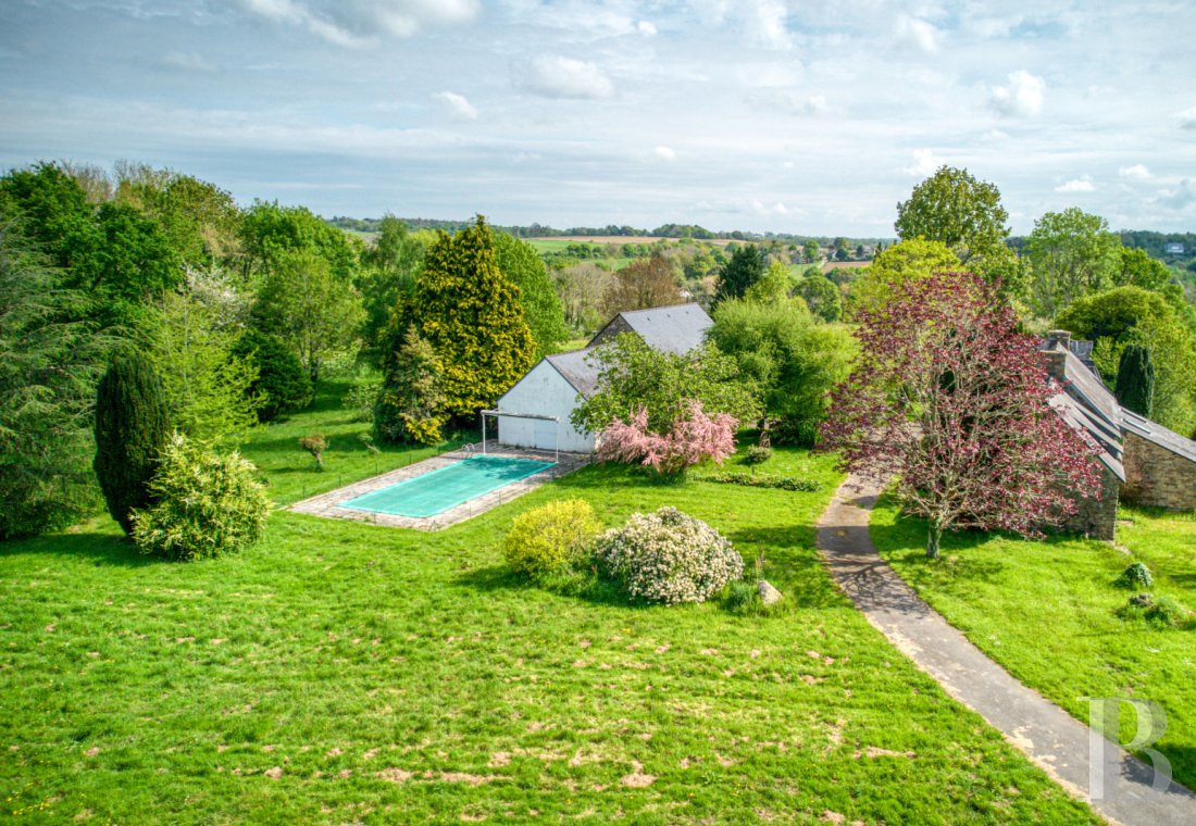 character properties France brittany   - 24