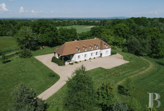 auvergne - A 100-hectare hunting estate with a dwelling, grounds, woods,  meadows and ponds, in the middle of the Sologne Bourbonnaise region