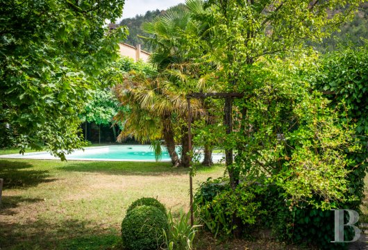 character properties France midi pyrenees   - 13