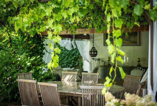 character properties France midi pyrenees   - 17