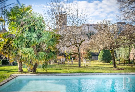 character properties France midi pyrenees   - 11