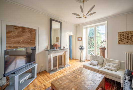character properties France midi pyrenees   - 6