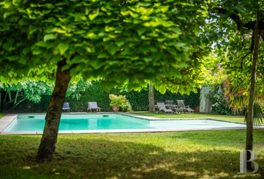 character properties France midi pyrenees   - 15