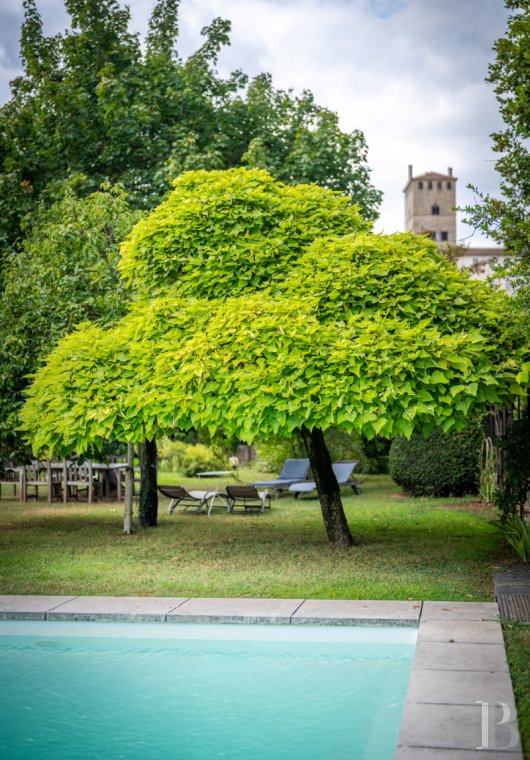 character properties France midi pyrenees   - 18