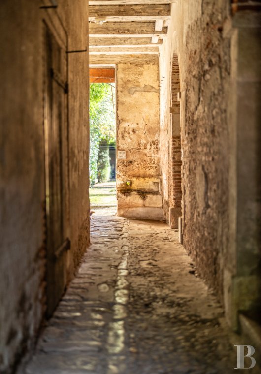 character properties France midi pyrenees   - 14