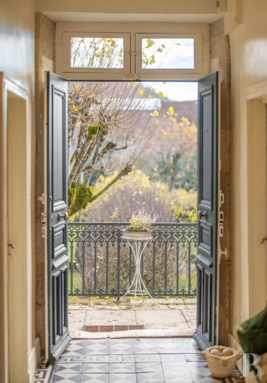 character properties France midi pyrenees   - 7