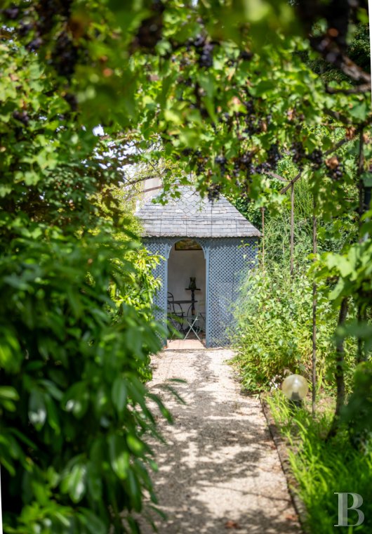 character properties France midi pyrenees   - 12